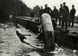RAF-personal lär sig använda jolle, 1941.