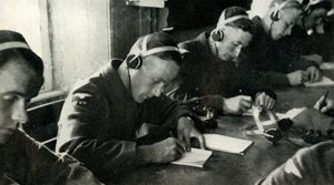 Utbildning i telekommunikation, 1941. av Charles Brown