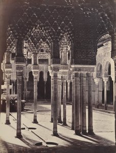 [Lejongården vid Alhambra, sett från under portiktemplet], 1862.