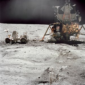 Apollo 16 Lunar Module Orion på månytan, 21 april 1972. av Charles Duke
