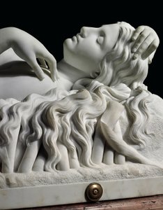 En figur av Rhodopis i naturlig storlek på sockel, 1862 av Charles Francis Fuller