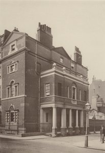 Corner House, South Audley Street, West  av Charles Latham