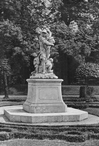 East Side of the South Garden (s/v foto) av Charles Latham