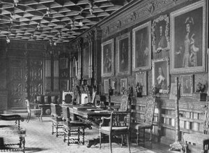 Historiska bilder: Saloon (s/v foto) av Charles Latham