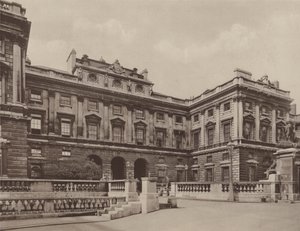 Somerset House, View in the Court Yard  av Charles Latham