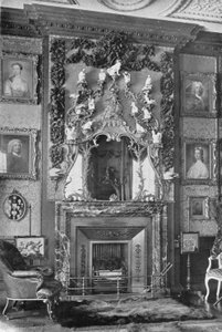 Skorstensstycket i den fyrkantiga salongen av Charles Latham
