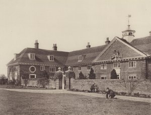 The Lucas Asylum, Wokingham  av Charles Latham