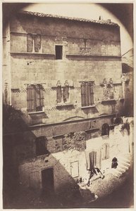 Fasad av ett romanskt hus i Saint-Gilles du Gard av Charles Nègre