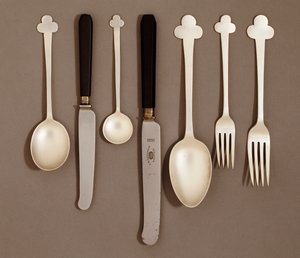 Elektropläterad bordsservering, för E. Bingham & Co., ca 1906 av Charles Rennie Mackintosh