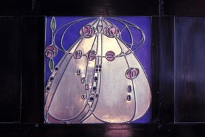 Möbler designade för nr. 120 Mains Street, Glasgow, svart skåp med inlagd plakett, 1904 (trä, metall, emalj) av Charles Rennie Mackintosh