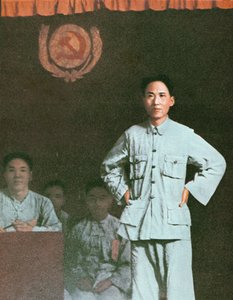 Mao Zedong talar till en internationell kommunistkonferens i Kiangsi-provinsen