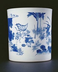 Blå och vit penselkruka målad med en dam och pojkar som leker på hobbyhästar, Chongzheng, 1630-44 (porslin) (se 205936)