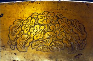 Detalj från en graverad bassäng, Tangdynastin (förgylld silver) (se 206714) av Chinese School