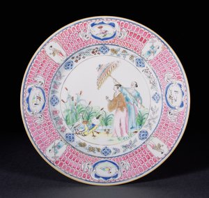 Middagstallrik målad i Famille Rose föreställande La Dame au Parason, efter design av Cornelis Pronk (1691-1759) Qianlong-perioden (1736-95) c.1734 (porslin) av Chinese School