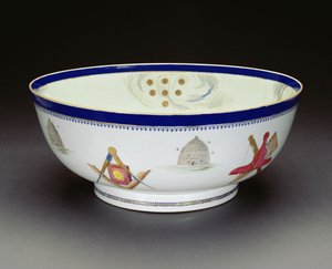 Famille Rose Export Masonic Bowl, Qianlong period, 1736-95 (porslin) (se även 133044 & 133046)