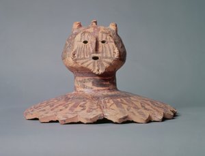 Lock från en Yangshao-kruka, möjligen föreställande ansiktet på en shaman, Yangshao-perioden, c.2500 f.Kr. (lergods) av Chinese School