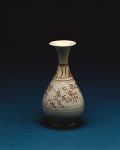 Röd underglasyrflaska av Yuhachan, Yuan-dynastin, 1300-talet