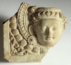 Kakel med bodhisattvahuvud, Mingoi, 600-700-tal (stuckatur) av Chinese School
