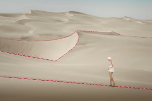 Red Ribbon Desert Walk av Christine von Diepenbroek