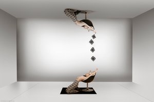 Surrealistiska, upp-och-nedvända figurer av Christine von Diepenbroek