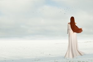 Vinterkvinna med fåglar av Christine von Diepenbroek