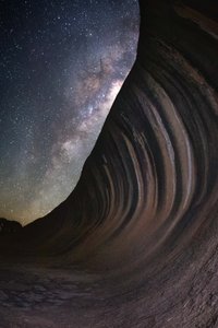 Vintergatan över Wave Rock