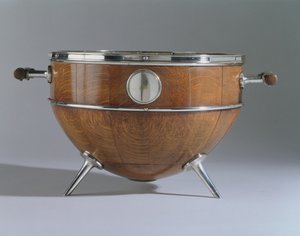 Skål, 1880 (kvarterad ek, galvaniserat silver och glas)