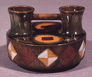Lergodskärl, Linthorpe, av Christopher Dresser