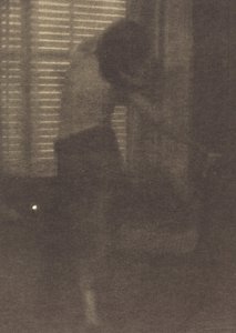 Modell i New York Studio, ca 1915. av Clarence H White