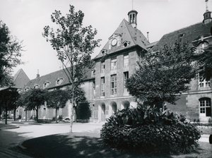 St. Louis Hospital, Paris, 1607-12 av Claude Villefaux
