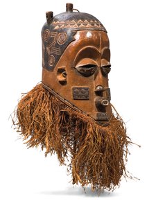 Pende hjälmmask (trä & raffia)