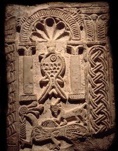 Koptisk civilisation: väggfragment av höga reliefer med fisk (kristen symbol). 6:e eller 7:e århundradet efter JC. Luxor, egyptiska konstmuseet