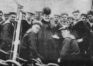 "Marinas moder ser pojkarna iväg till Kina, 1900 av Cribb