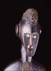 Kvinnlig rhythm pounder (trä) (detalj av 908540) av Culture Senufo