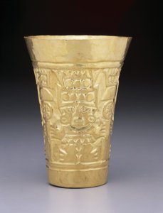 Cup: Stående figurer och krigsklubbar, 900-1100 (guld)