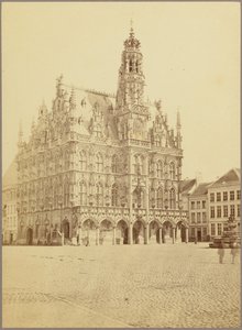 Hotel de ville, Oudenarde av Cundall and Fleming
