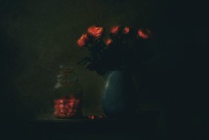 Stämningsfulla röda blommor