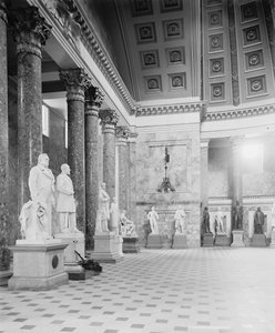 Ett hörn i Statuary Hall, Capitol i Washington, D.C., ca 1904 av Detroit Publishing Co.