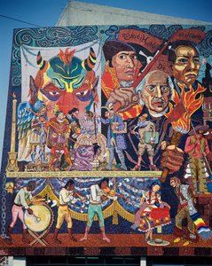 Hidalgo, Morelos och Juarez, hjältar i kampen för självständighet, detalj från mosaikmålningen på fasaden till Upprorsmännens teater, Mexico City. Mexiko, 1900-talet. av Diego Rivera