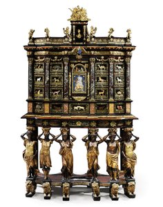 Ludvig XIV-skåp på stativ (förgylld brons, pietra dura, sköldpaddsskal, ask, eboniserat och paketförgyllt) (se även 1766356-7) av Domenico and Gobelins workshop (attr. to) Cucci