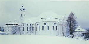 Udsigt over Wieskirche i sneen (foto) sved av Dominikus Zimmermann