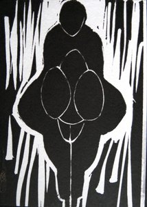 Uttrycksfull svartvit figur av Doris Schmitz