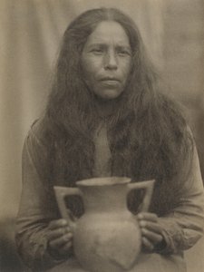 Cherokee-kvinna, ca 1929 (svartvitt foto)