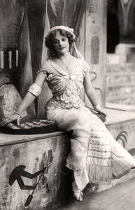 Madge Vincent, sångerska och skådespelerska, 1900-tal.