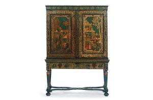 Samlarskåp på stativ, ca 1700-30 av Dutch School