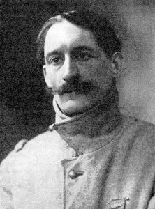 Henri Barbusse, författare till antikrigsromaner, 1923.