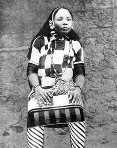 En rik arabs fashionabla fru, Afrika, 1936.