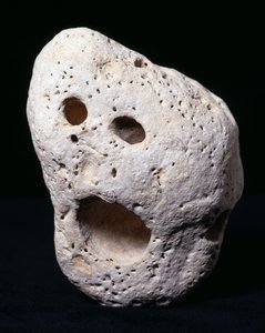 Munch Pebble (Jurassic kalksten) av E. Mari Lapis