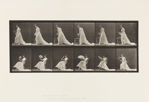 Plåt 242.Placera stol, sitta och flirta en fläkt, 1885 av Eadweard Muybridge