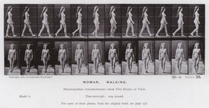 Den mänskliga figuren i rörelse: kvinna, gående (s/v foto) av Eadweard Muybridge